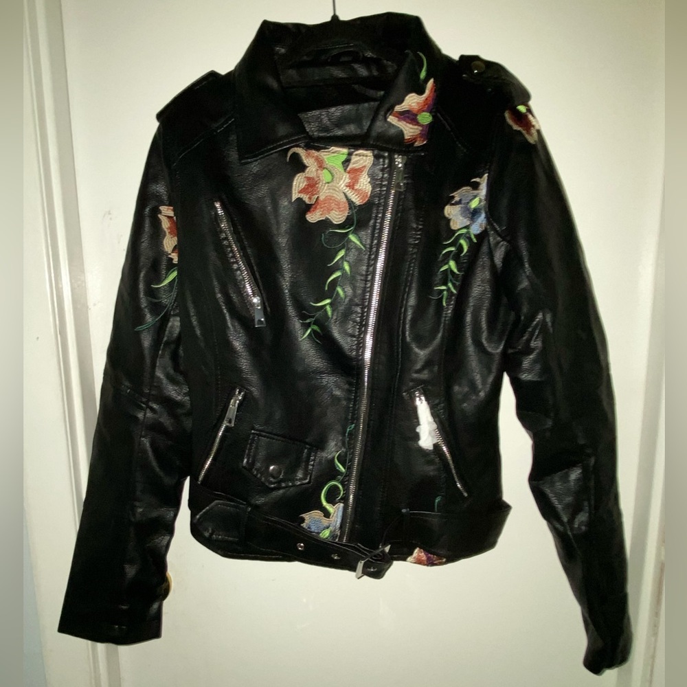 Unbranded | Women’s Faux Leather Moto Jacket | Medium | Belted | Embroidered |